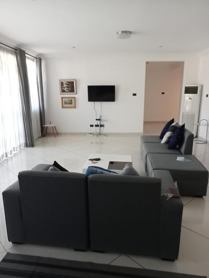 דירות אקרה Tricia'S Place - One Family At A Time מראה חיצוני תמונה